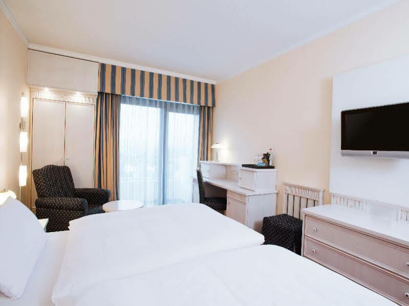 Nh Wiesbaden Bagian luar foto